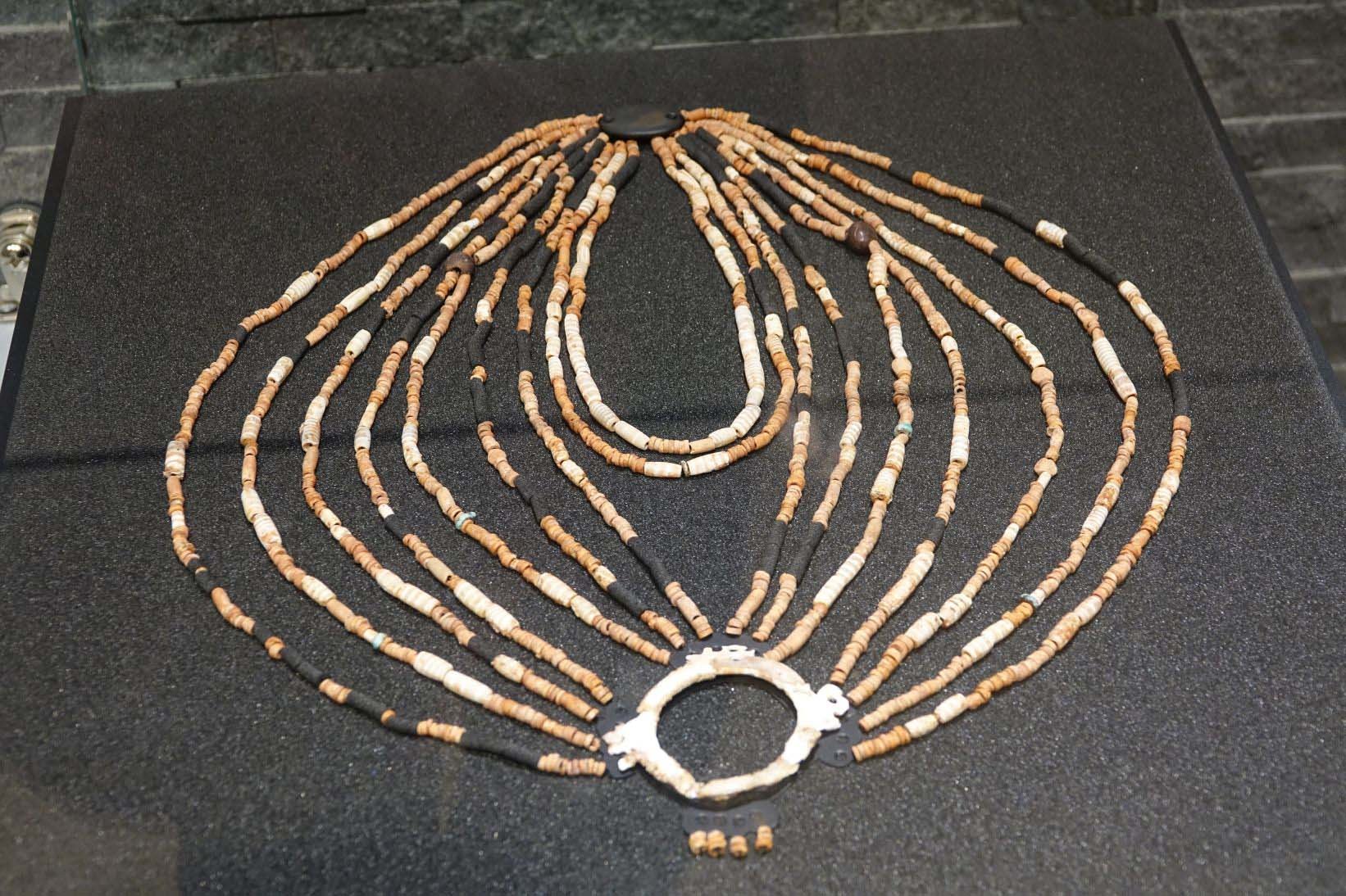 9000 jahre alter schmuck in petra